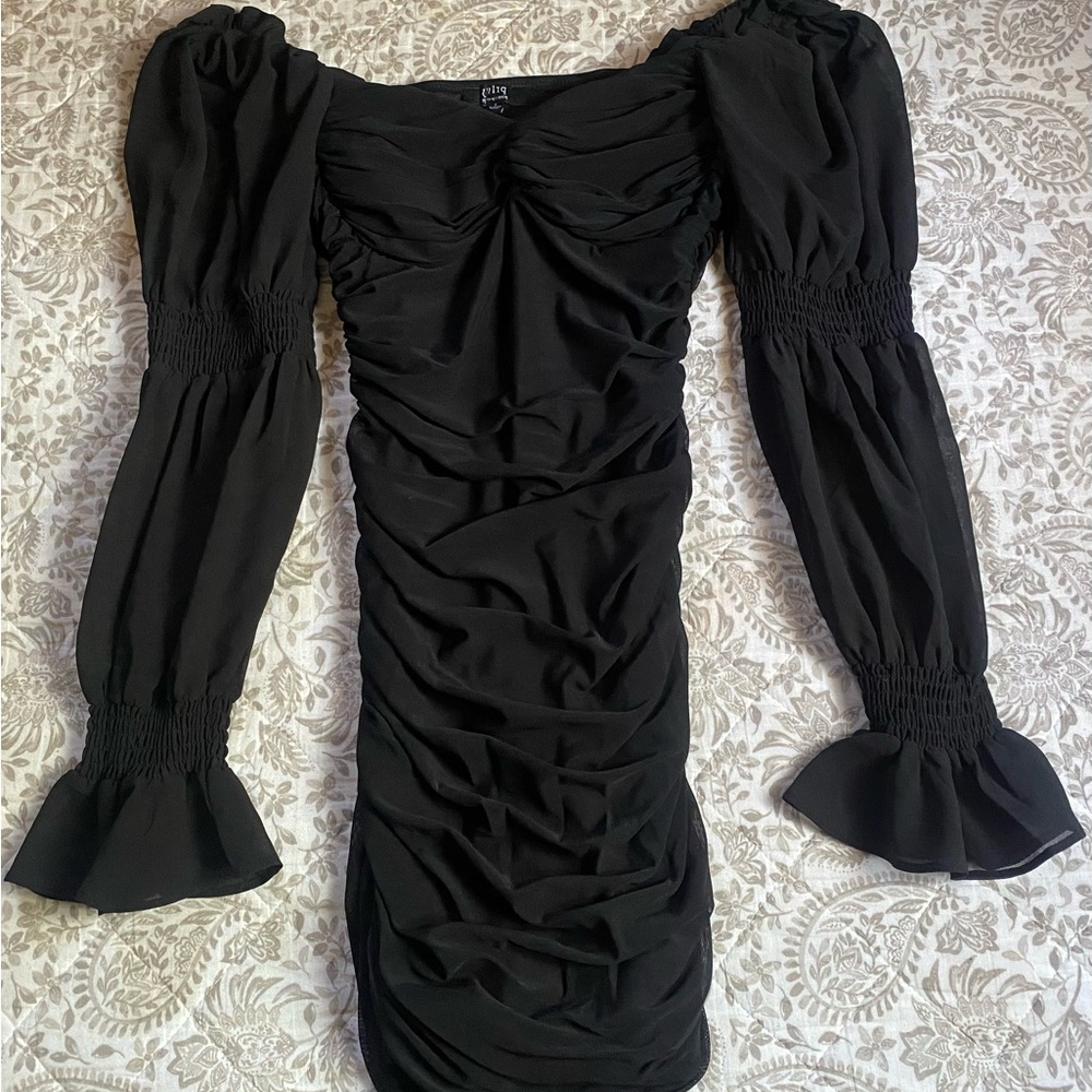 Black scrunch dress